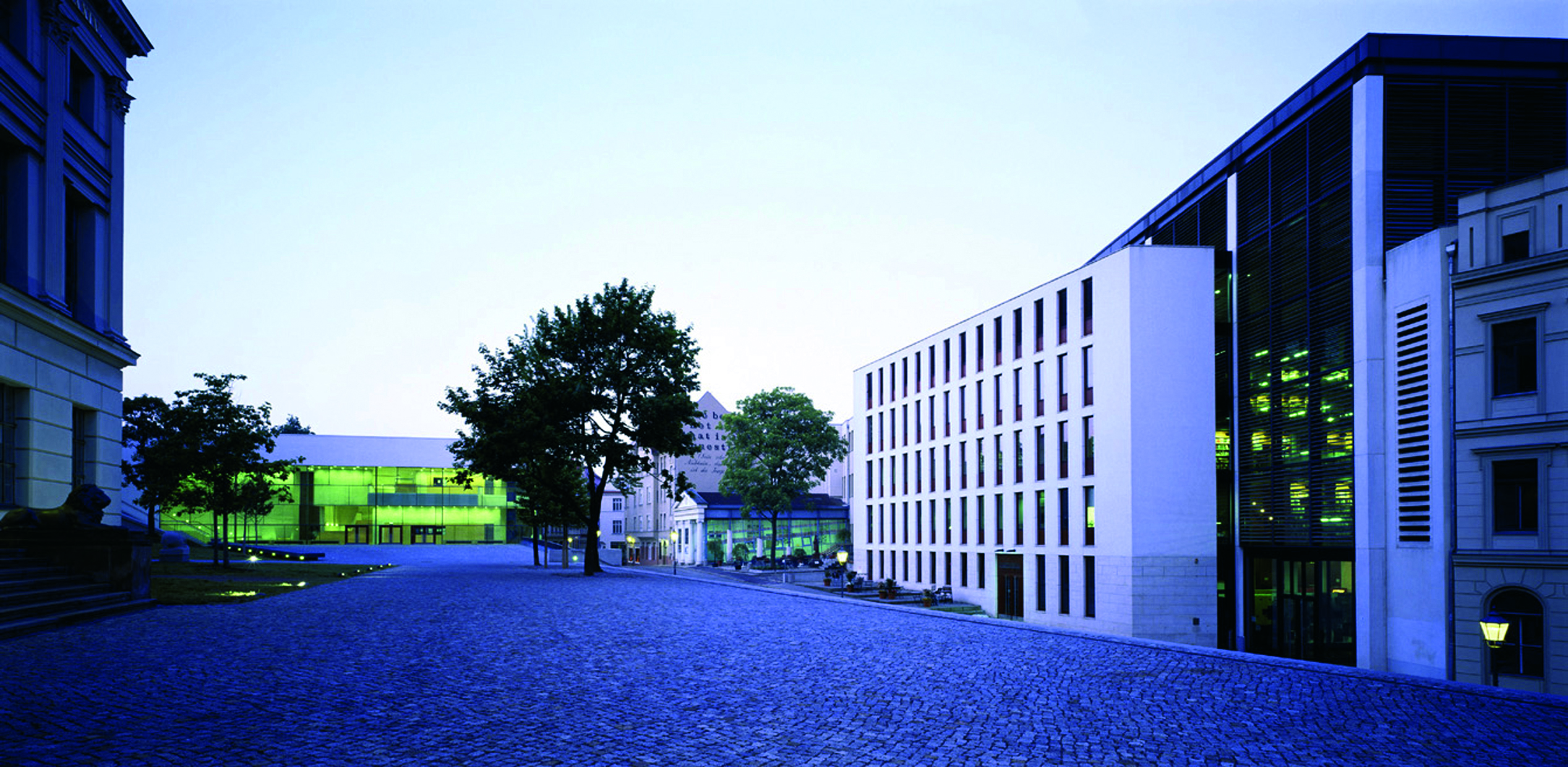 Ensemble Audimax, Campus und Juridicum der Martin-Luther-Universität Halle Wittenberg